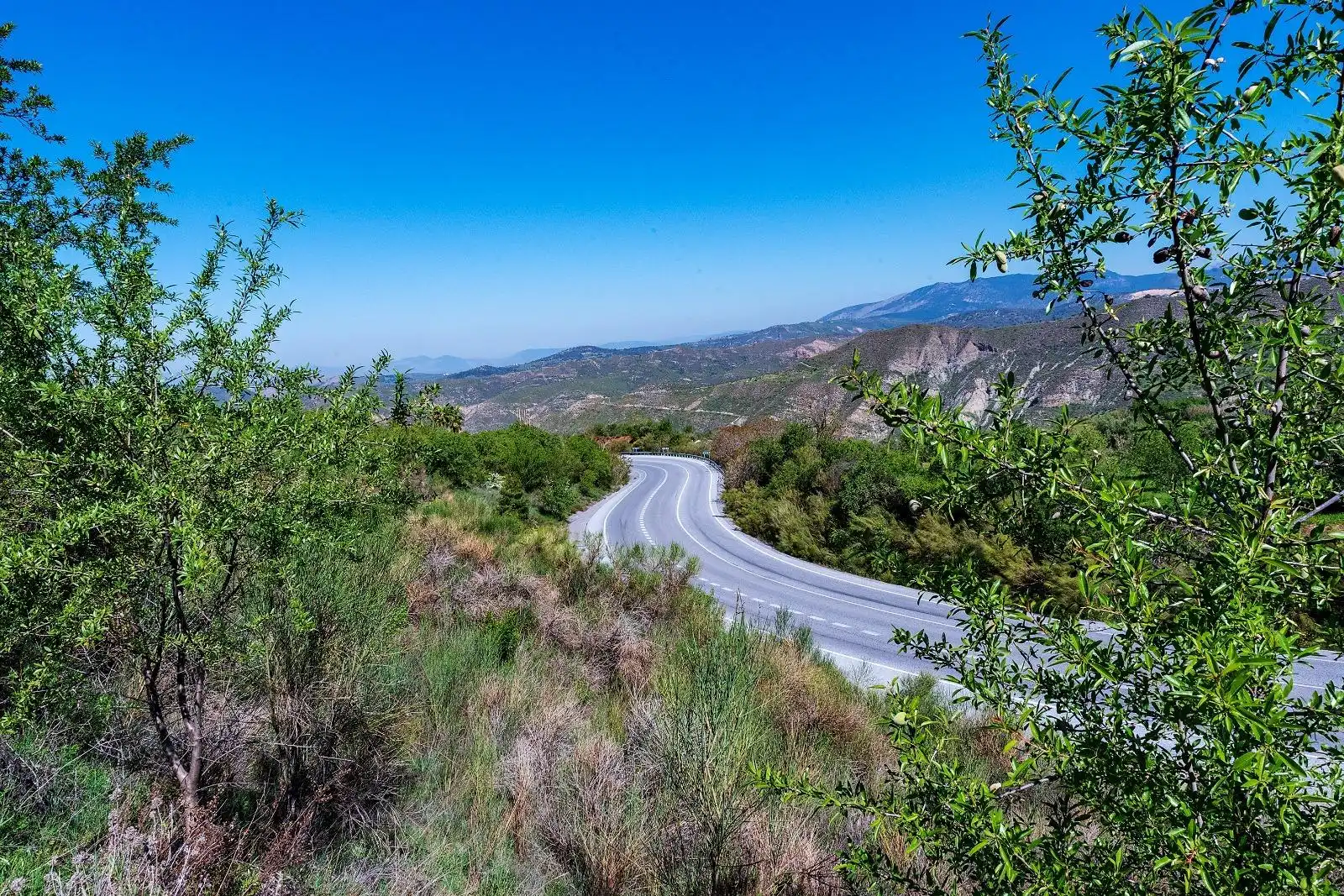 Außenansicht von Country house zum Verkauf in Pinos Genil