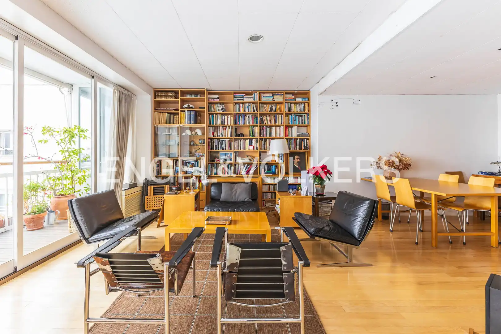 Exterior view of Flat for sale in Madrid  with Air Conditioner, Heating and Parquet flooring