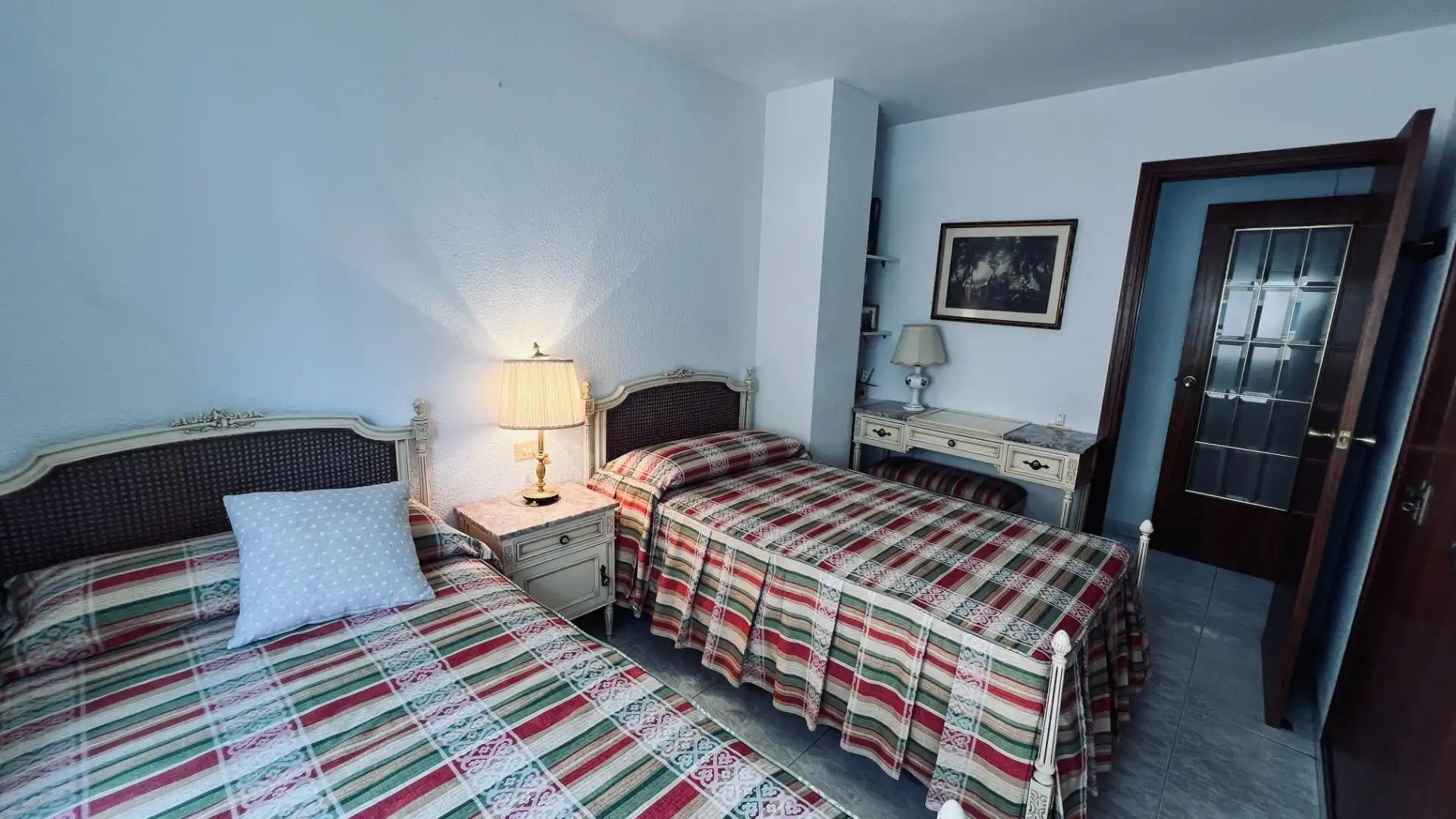 Dormitori de Apartament en venda en Benicasim / Benicàssim amb Jardí privat, Terrassa i Traster
