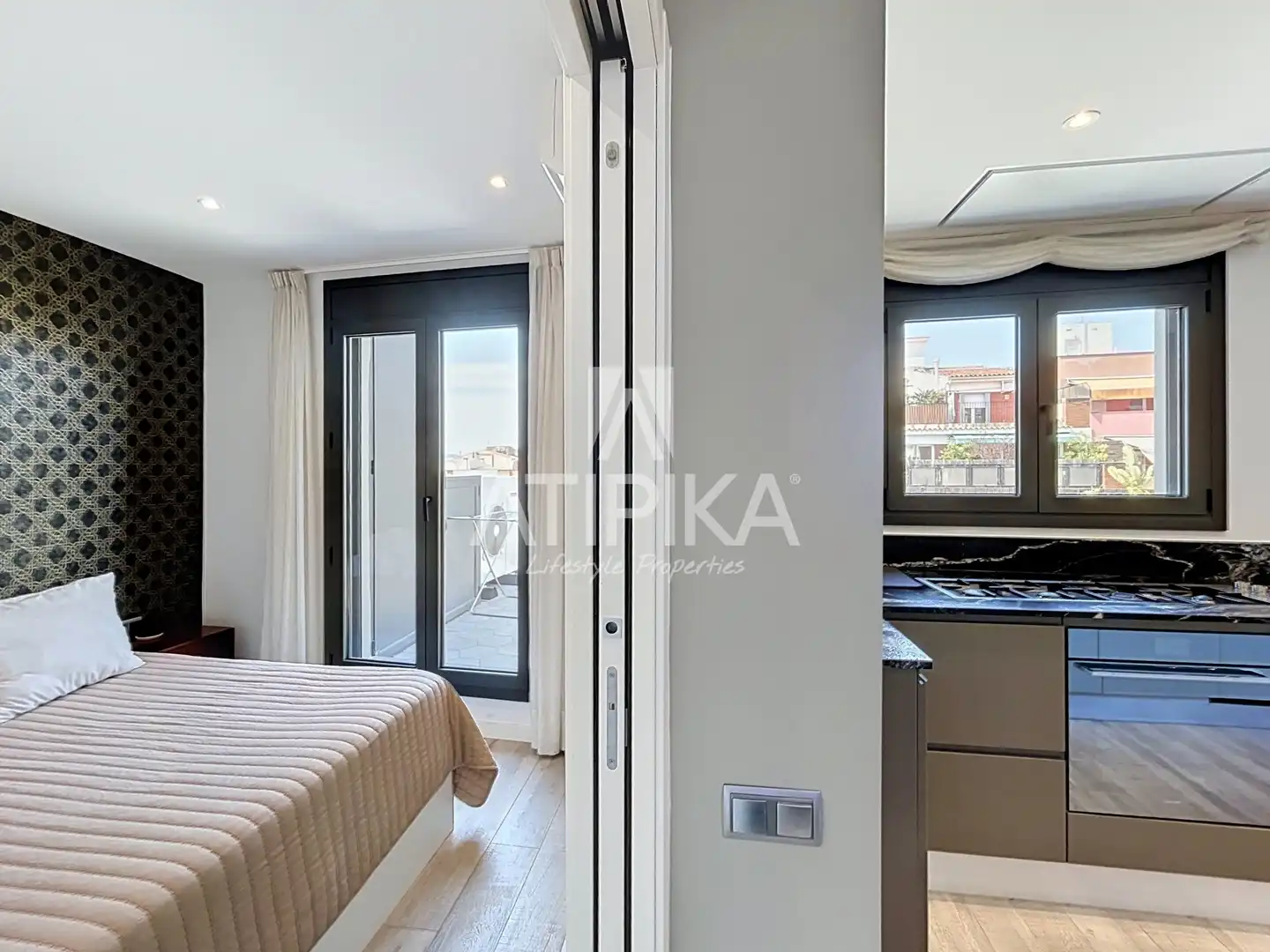 Schlafzimmer von Dachboden zur Miete in Barcelona mit Klimaanlage, Heizung und Parkett