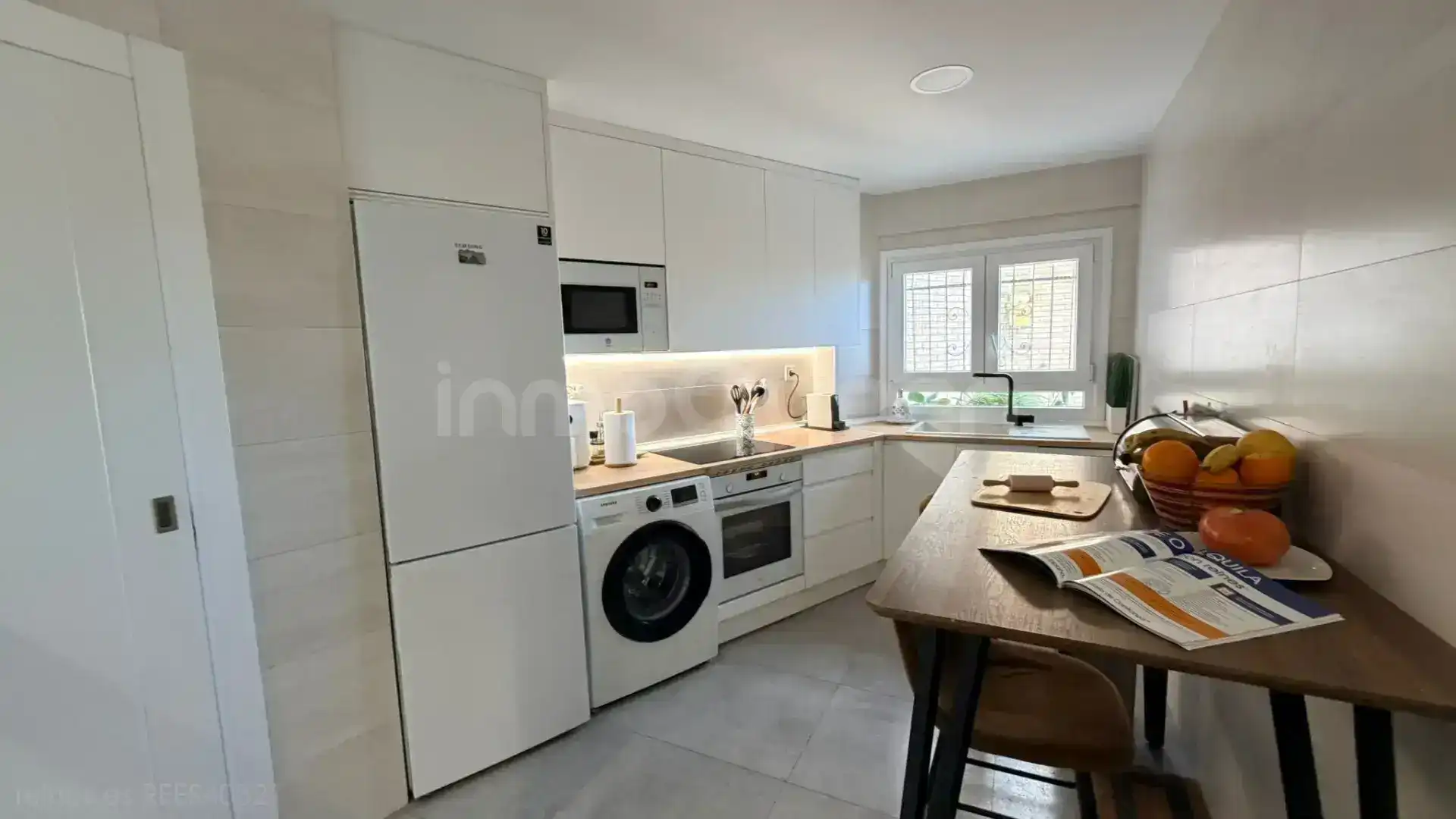 Kitchen of Flat for sale in Zaragoza  with Heating, Terrace and Furnished