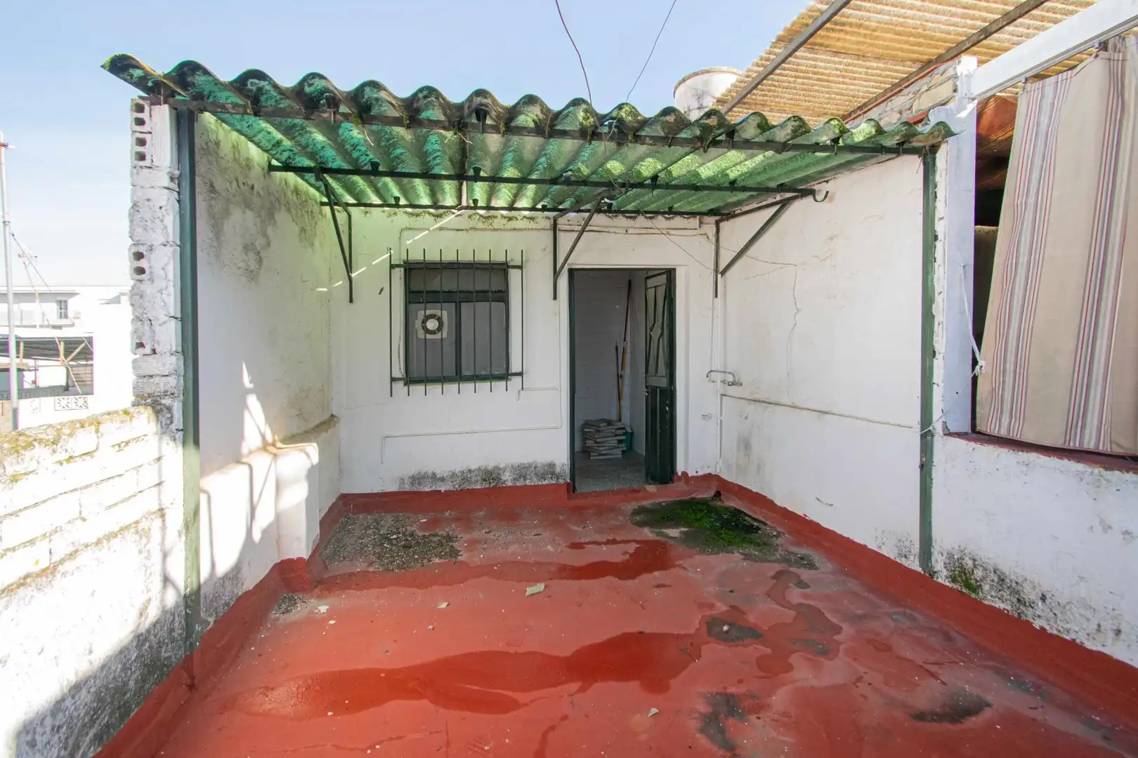 Vista exterior de Casa o xalet en venda en Alcalá de Guadaira amb Aire condicionat, Terrassa i Moblat