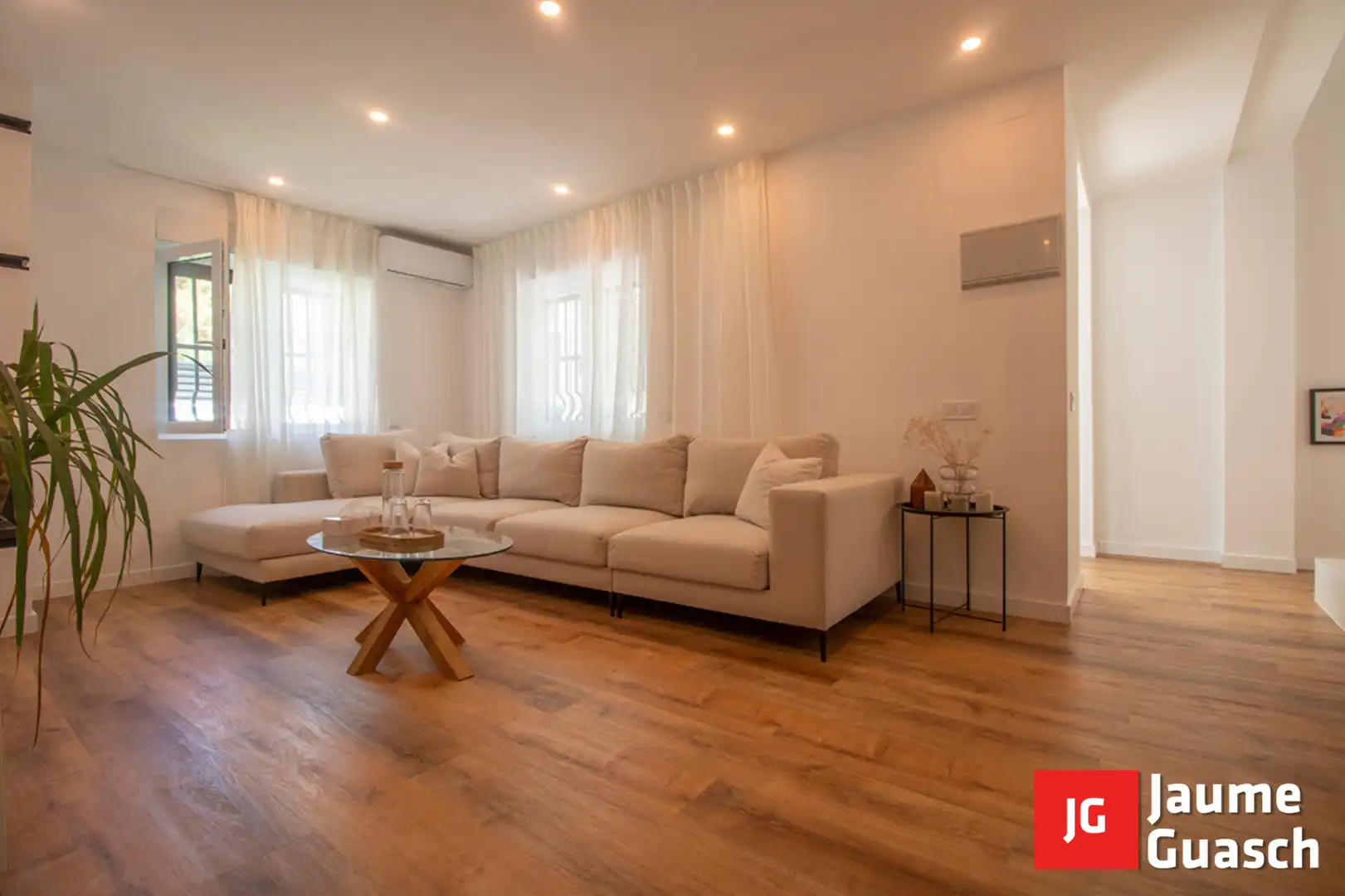 Living room of Detached homes for sale in La Pobla de Montornès    with Heating, Private garden and Parquet flooring