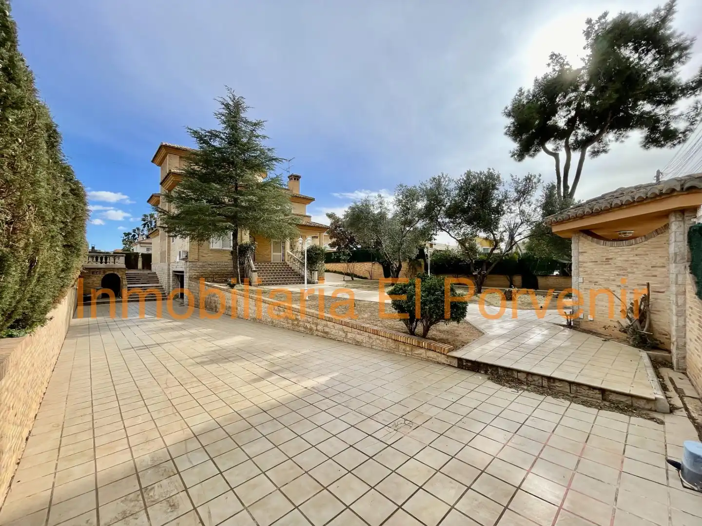 Vista exterior de Casa o chalet en venta en Torrent con Jardín privado, Terraza y Trastero