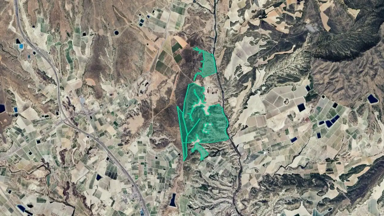 Rustikales Grundstück zum Verkauf in Lg Paraje Venta del Olivo