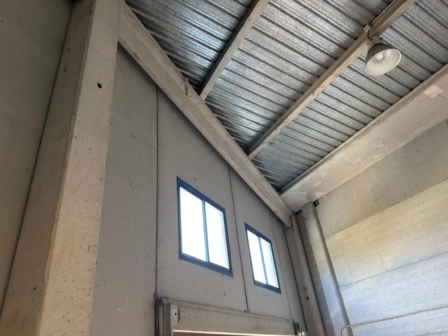 Außenansicht von Fabrikhallen zur Miete in Santa Eulàlia de Ronçana