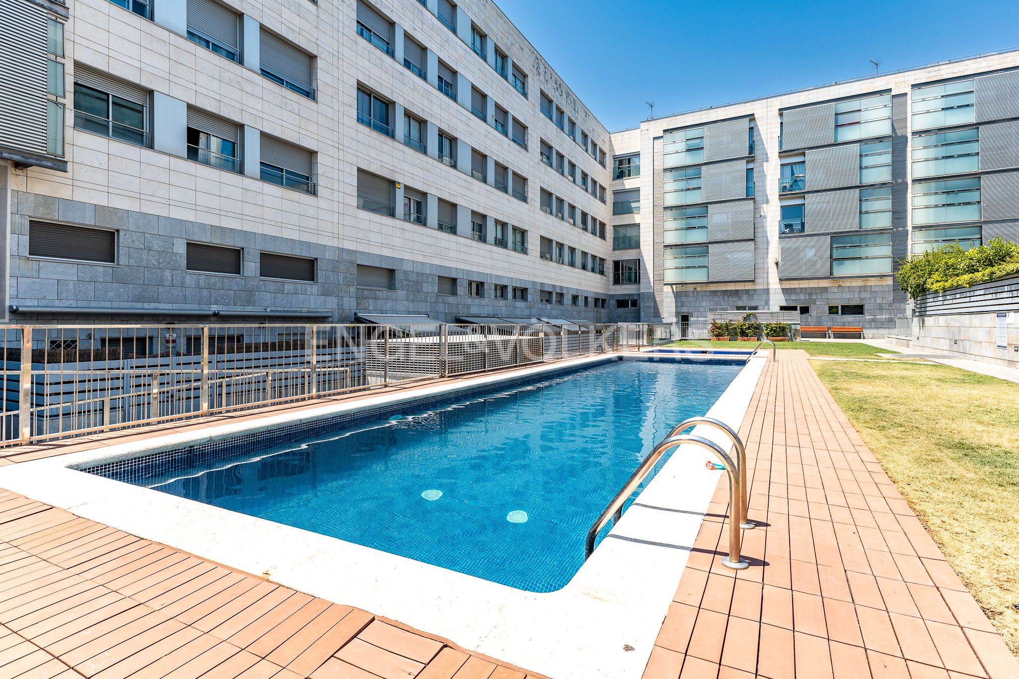 Piscina de Apartamento de alquiler en Sant Cugat del Vallès con Aire acondicionado, Calefacción y Parquet