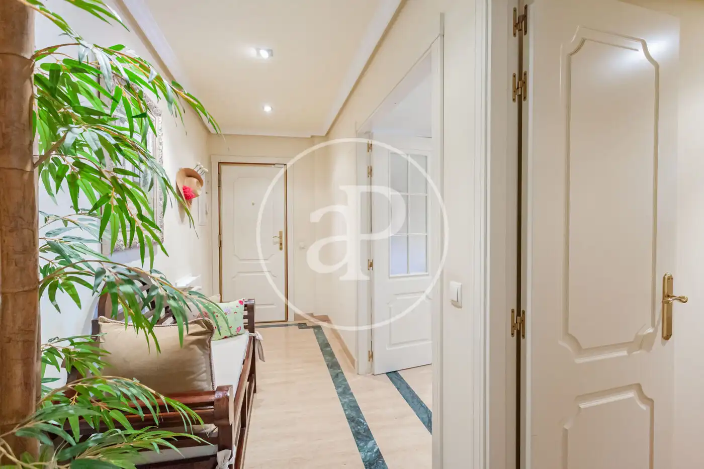 Wohnung zum Verkauf in Majadahonda mit Klimaanlage, Heizung und Privatgarten