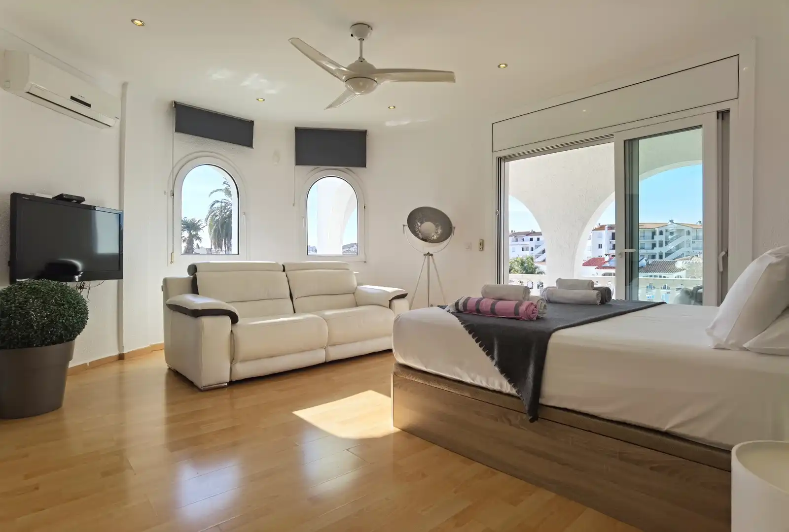 House with pool for sale in Carrer Francolí, imagen 37