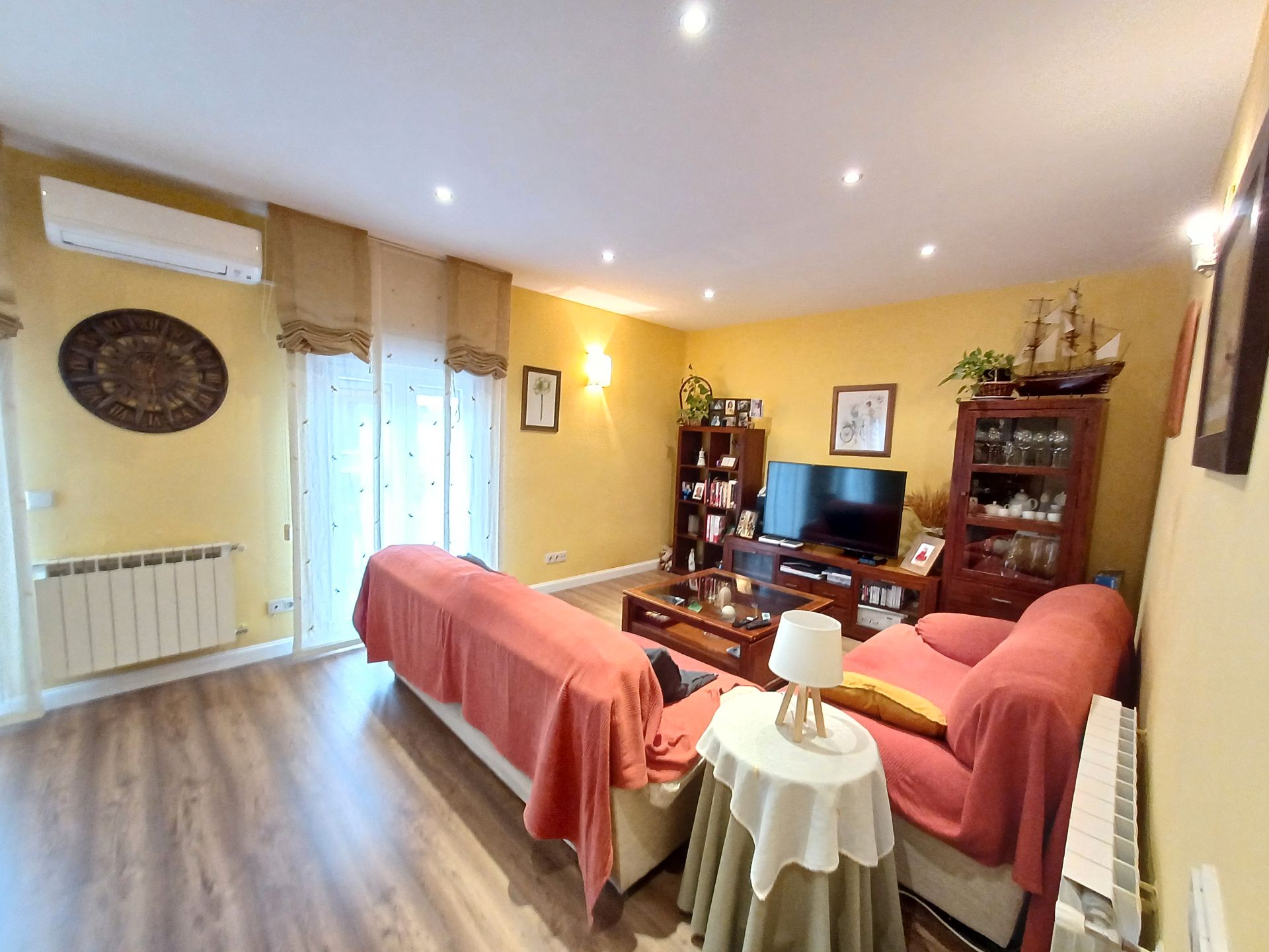 Living room of Flat for sale in Becerril de la Sierra  with Air Conditioner, Heating and Terrace