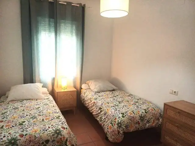 Habitación de Apartamento de alquiler en Islantilla con Aire acondicionado, Calefacción y Terraza