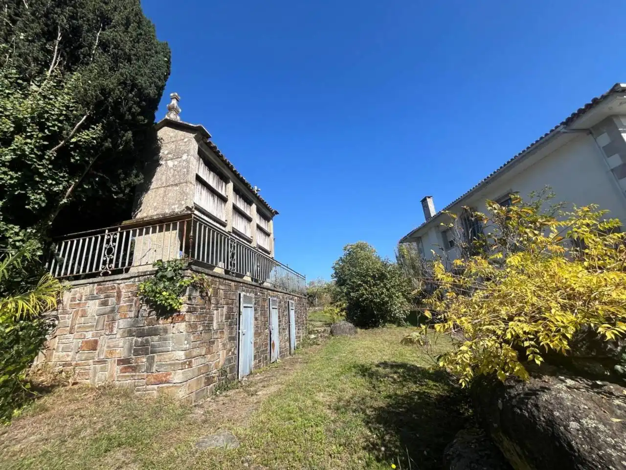 Exterior view of Houses for sale in Santiago de Compostela   with Heating, Private garden and Parquet flooring