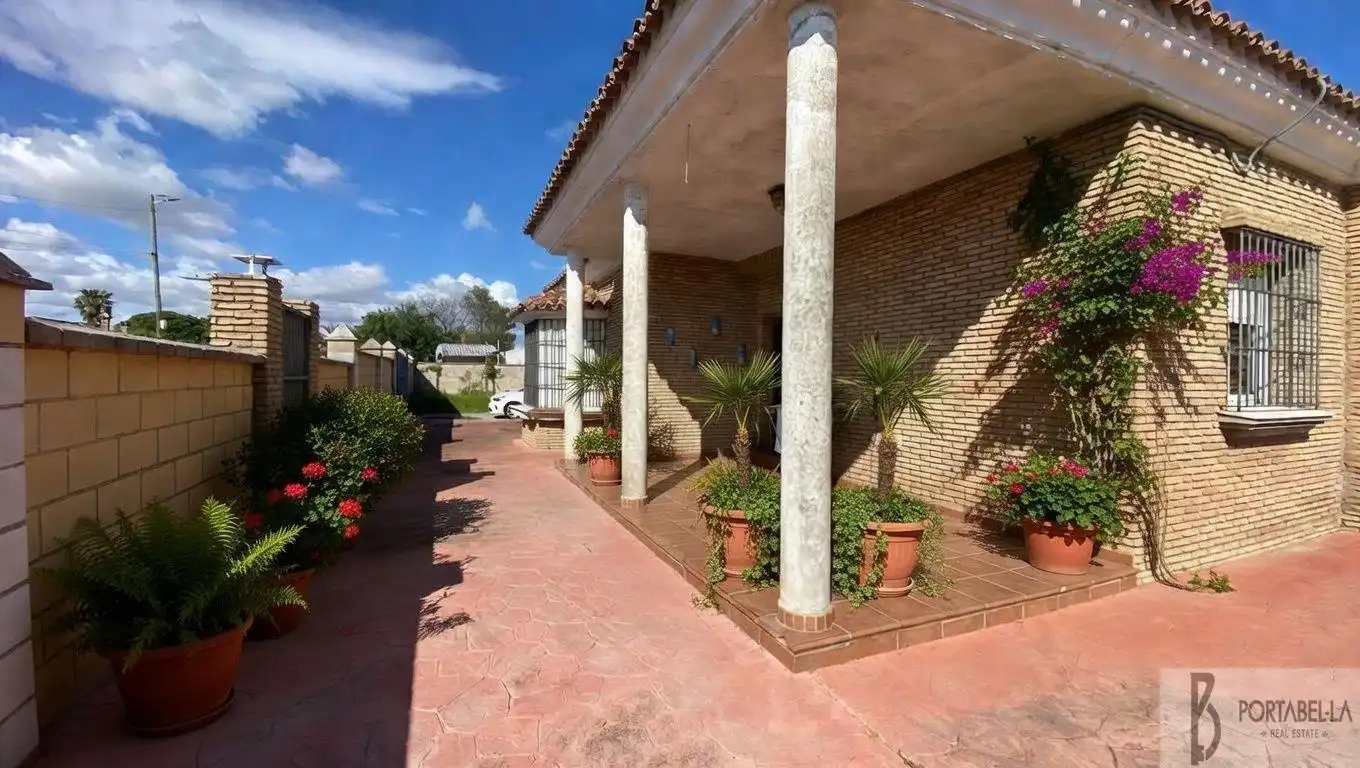 Vista exterior de Casa o chalet en venta en El Puerto de Santa María con Aire acondicionado y Trastero