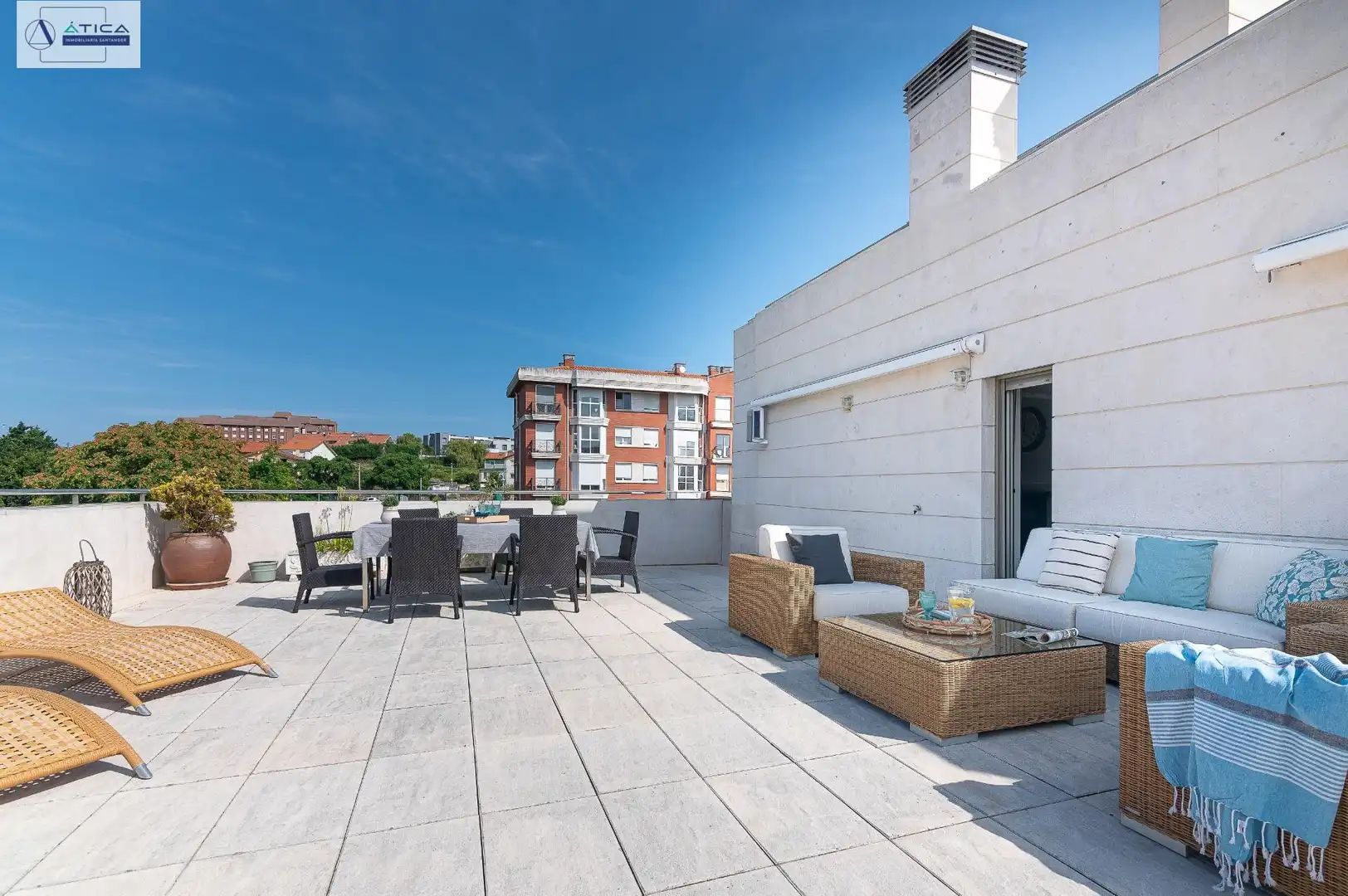 Terrasse von Dachboden zum Verkauf in Santander mit Heizung, Privatgarten und Parkett