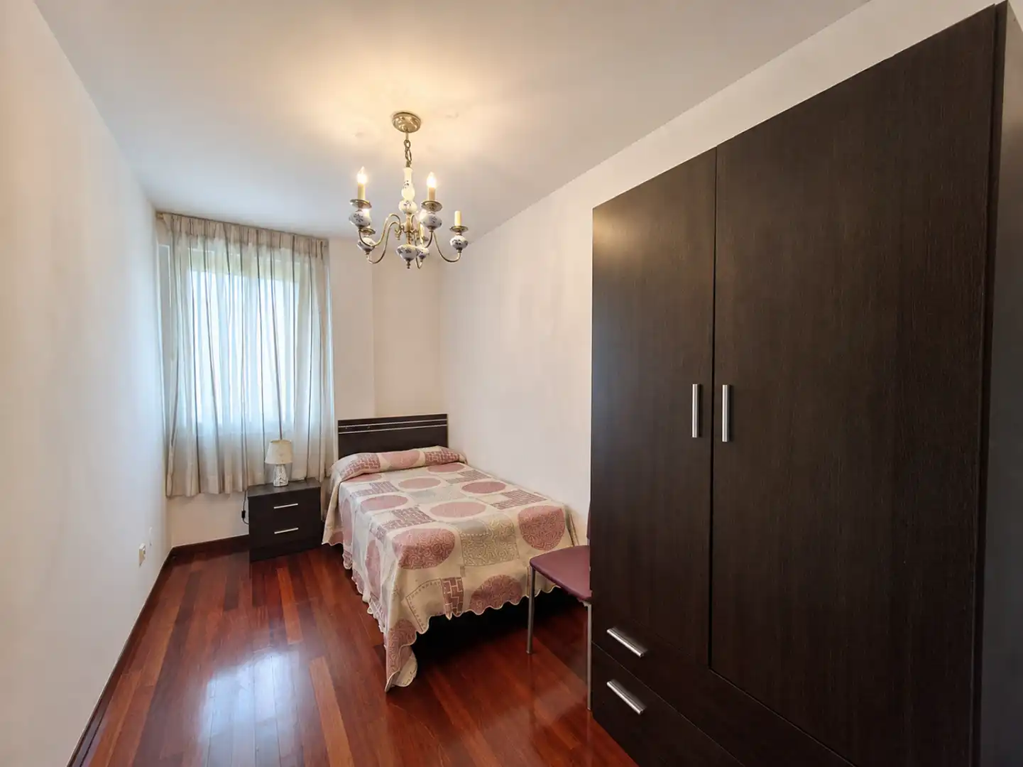 Habitación de Piso en venta en Los Corrales de Buelna  con Calefacción, Jardín privado y Parquet