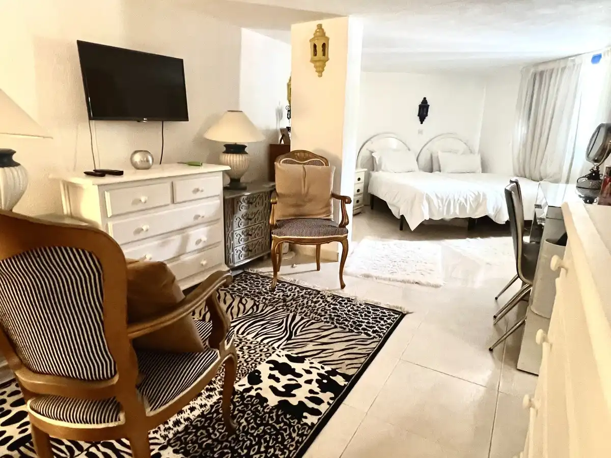 Sala d'estar de Local en venda en Marbella