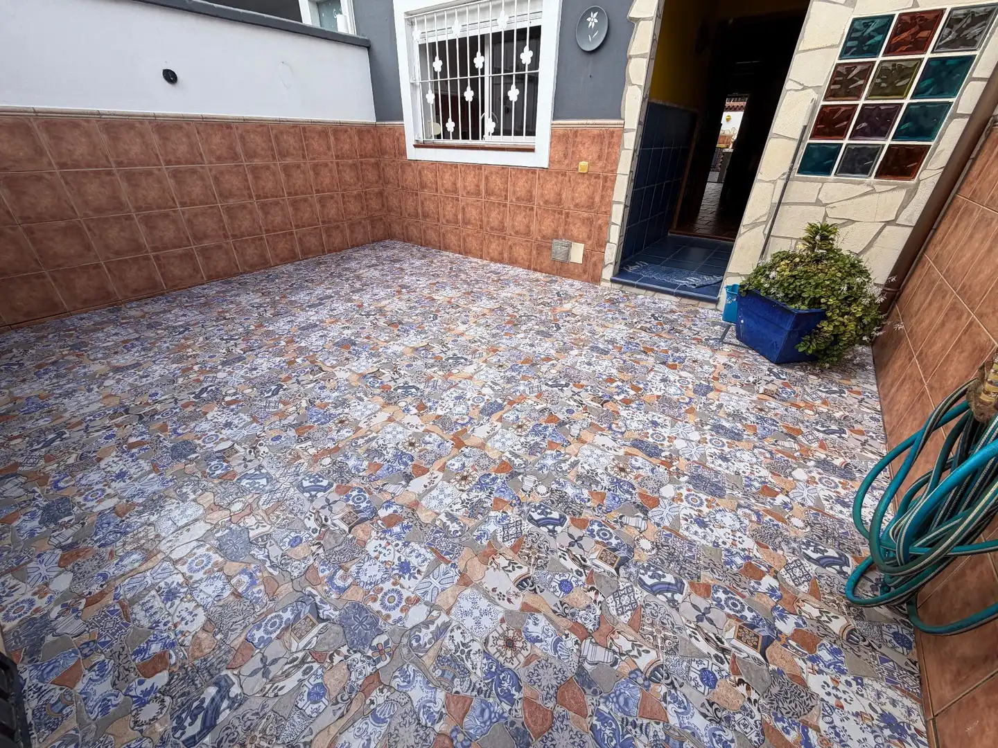 Terrassa de Casa adosada en venda en Algeciras amb Aire condicionat i Traster