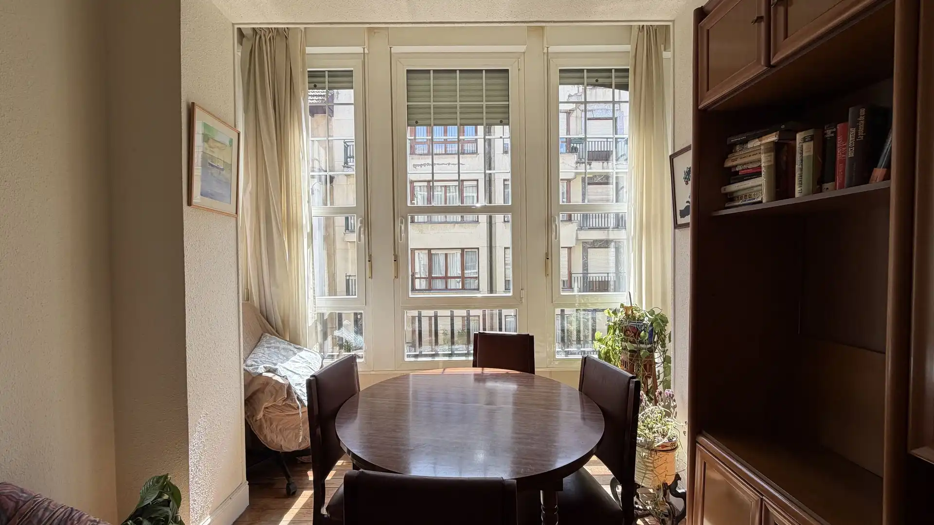 Comedor de Piso en venta en Getxo  con Calefacción, Trastero y Balcón