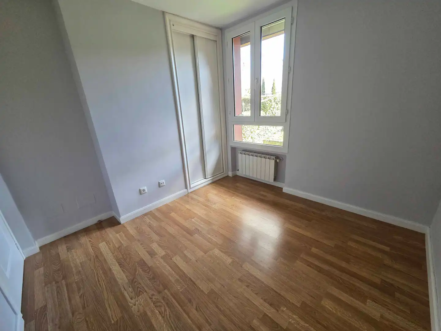 Habitación de Casa adosada de alquiler en La Moraleja con Calefacción, Jardín privado y Terraza
