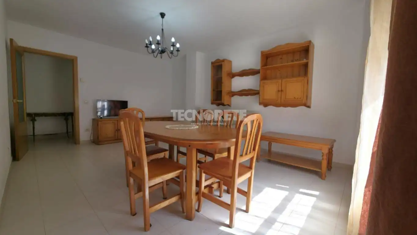 Comedor de Piso en venta en Guadalajara con Calefacción y Jardín privado