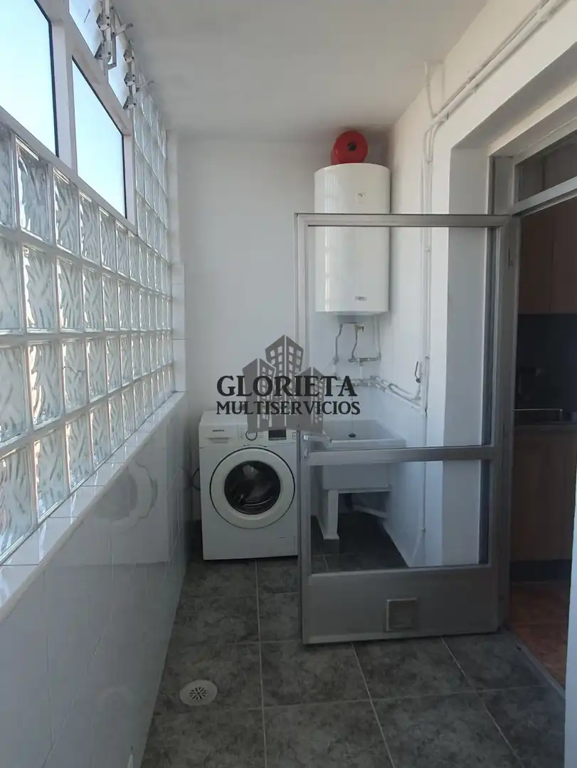 Baño de Piso en venta en Vigo  con Calefacción, Terraza y Trastero
