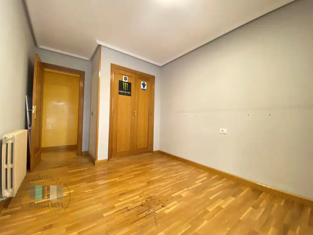 Duplexes for sale in Calle Poeta Verdaguer, Hospital - Plaza del Real