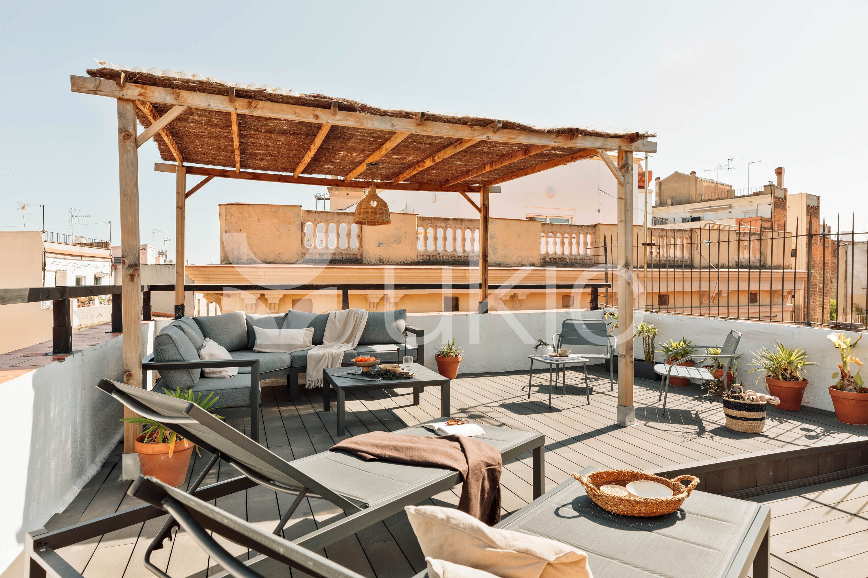 Terrace of Study to rent in  Barcelona Capital  with Air Conditioner, Heating and Terrace