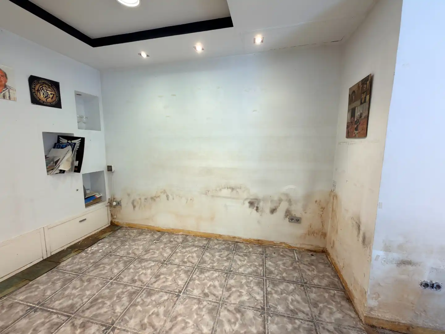 Office for sale in Valencia  with Air Conditioner, Heating and Alarm