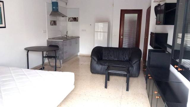 Estudio en Alquiler en De La Marina en Playa Jardín