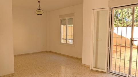 Foto 4 de Casa adosada de lloguer a Sanlúcar la Mayor, Sevilla