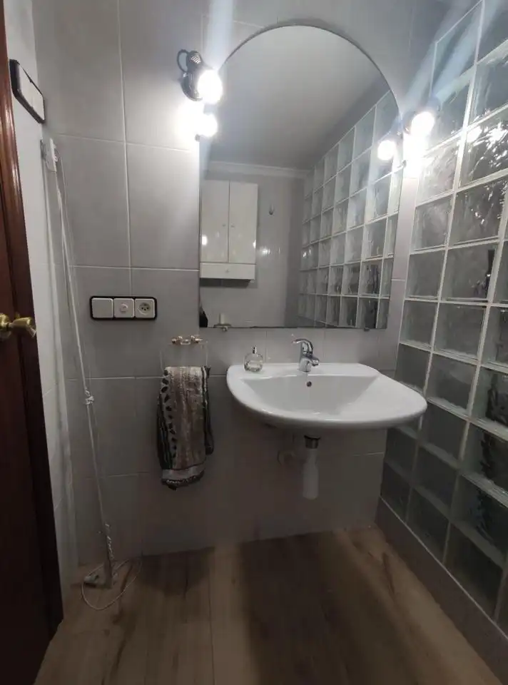 Baño de Casa o chalet de alquiler en Castellón de la Plana / Castelló de la Plana con Terraza y Balcón