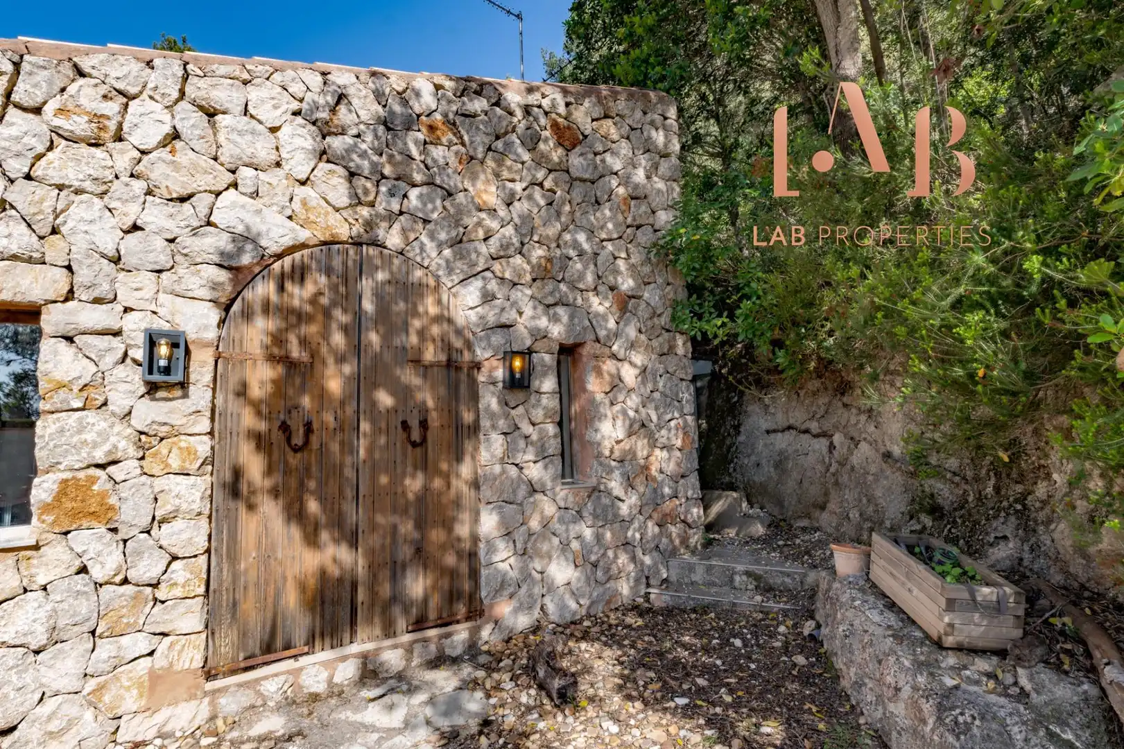Vista exterior de Finca rústica en venda en Esporles amb Aire condicionat, Calefacció i Jardí privat
