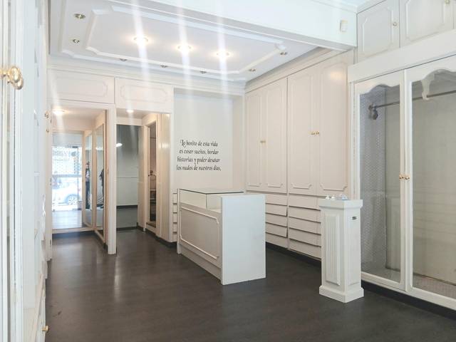 Local comercial en Alquiler en Calle de Cervantes, 12 en Plaza de América