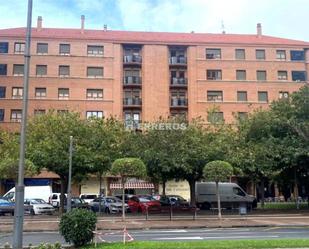 Vista exterior de Pis en venda en  Logroño amb Aire condicionat, Calefacció i Parquet