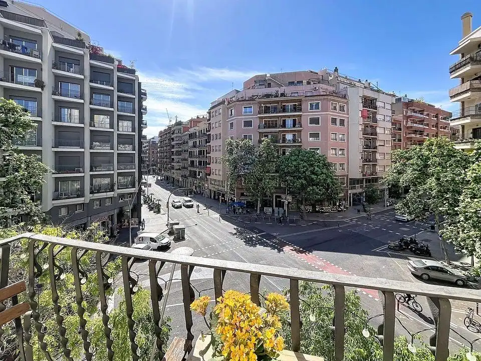Vista exterior de Apartamento en venta en Barcelona con Aire acondicionado, Calefacción y Parquet