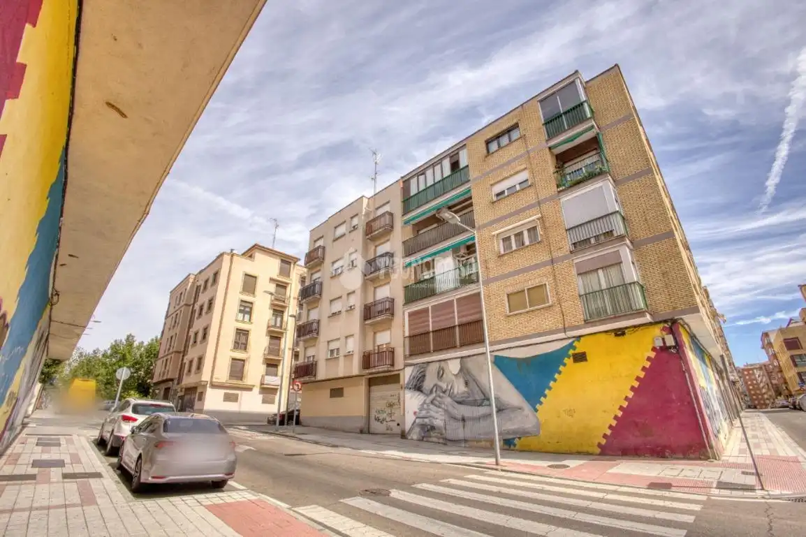 Außenansicht von Wohnung zum Verkauf in Salamanca mit Heizung, Abstellraum und Möbliert