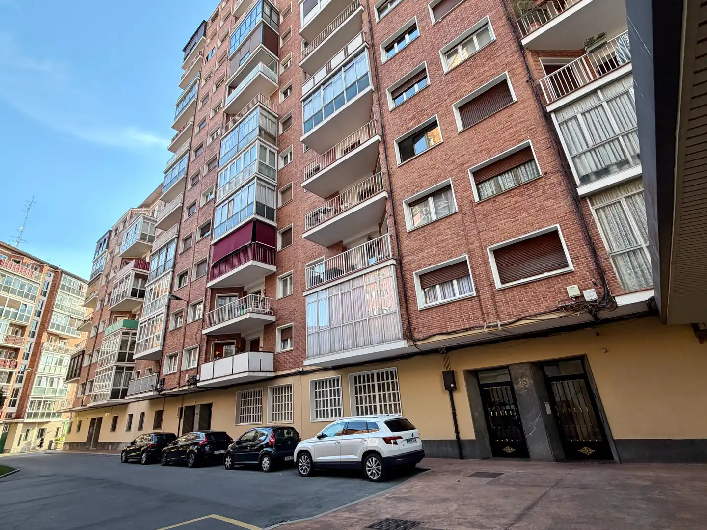 Vista exterior de Pis en venda en Bilbao  amb Calefacció, Traster i Moblat