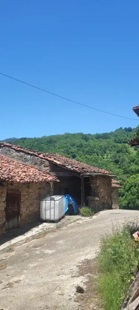 Vista exterior de Casa adosada en venda en Caso amb Balcó