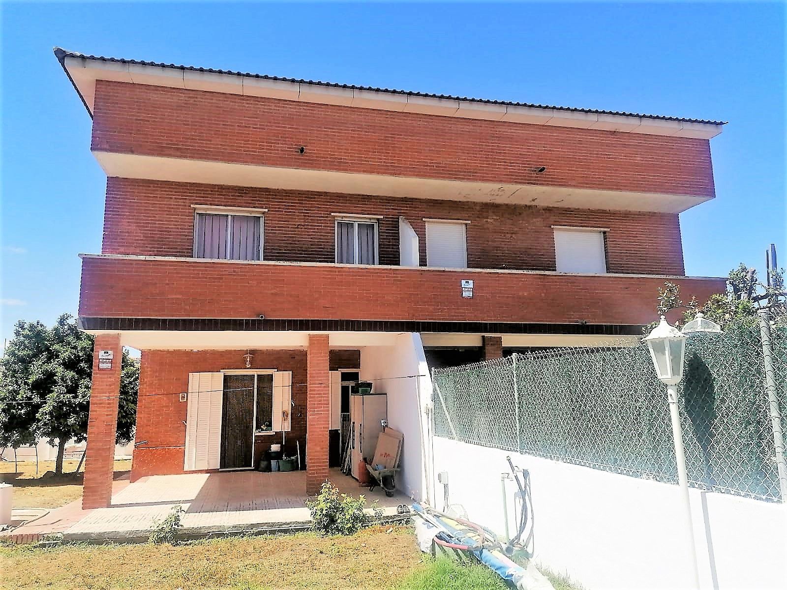 Casa adosada en venda a Cazalegas