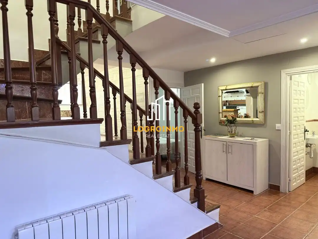 Casa o chalet en venta en El Redal con Calefacción, Trastero y Piscina