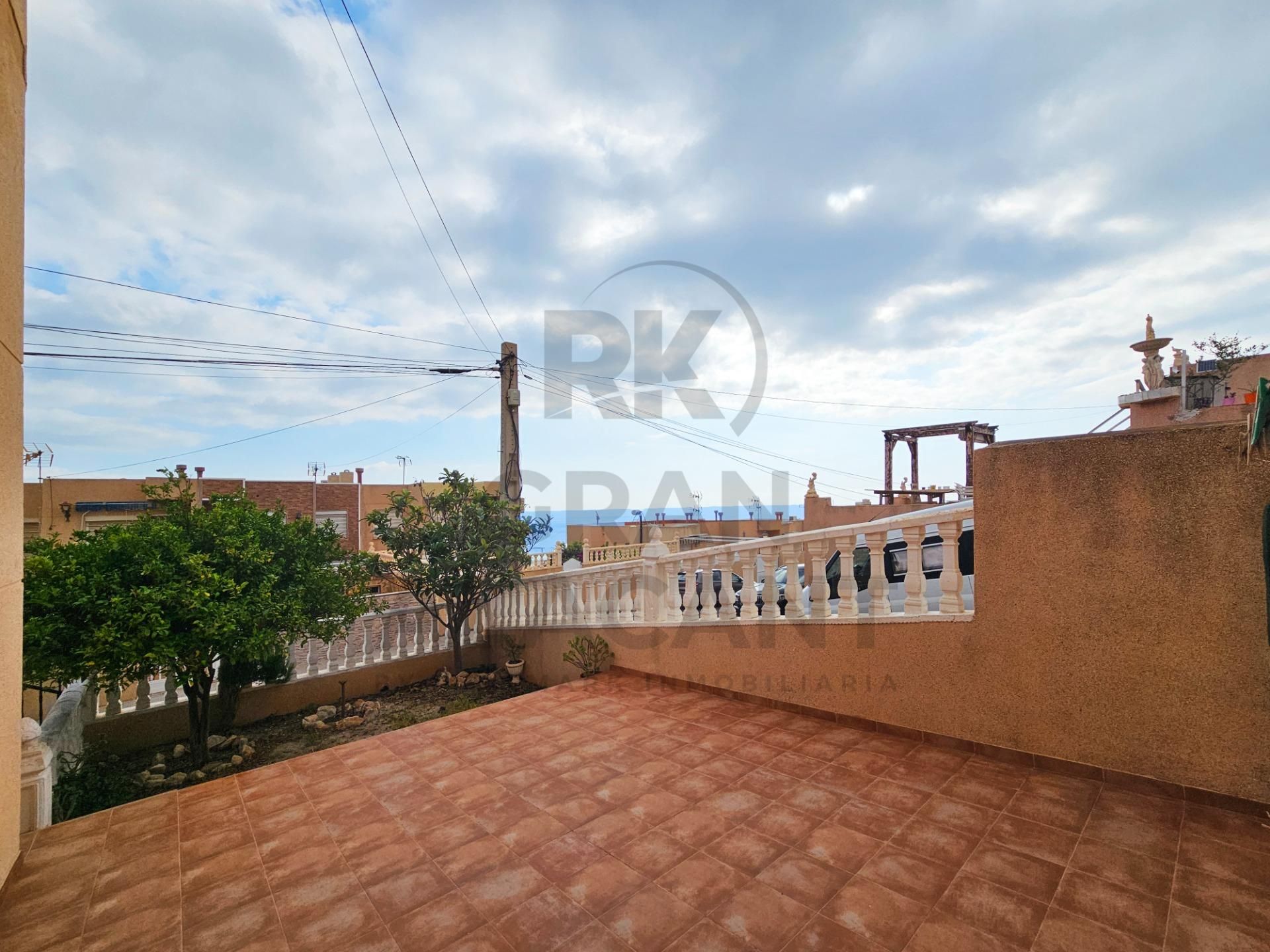 Vista exterior de Casa o xalet en venda en Santa Pola amb Jardí privat, Terrassa i Balcó