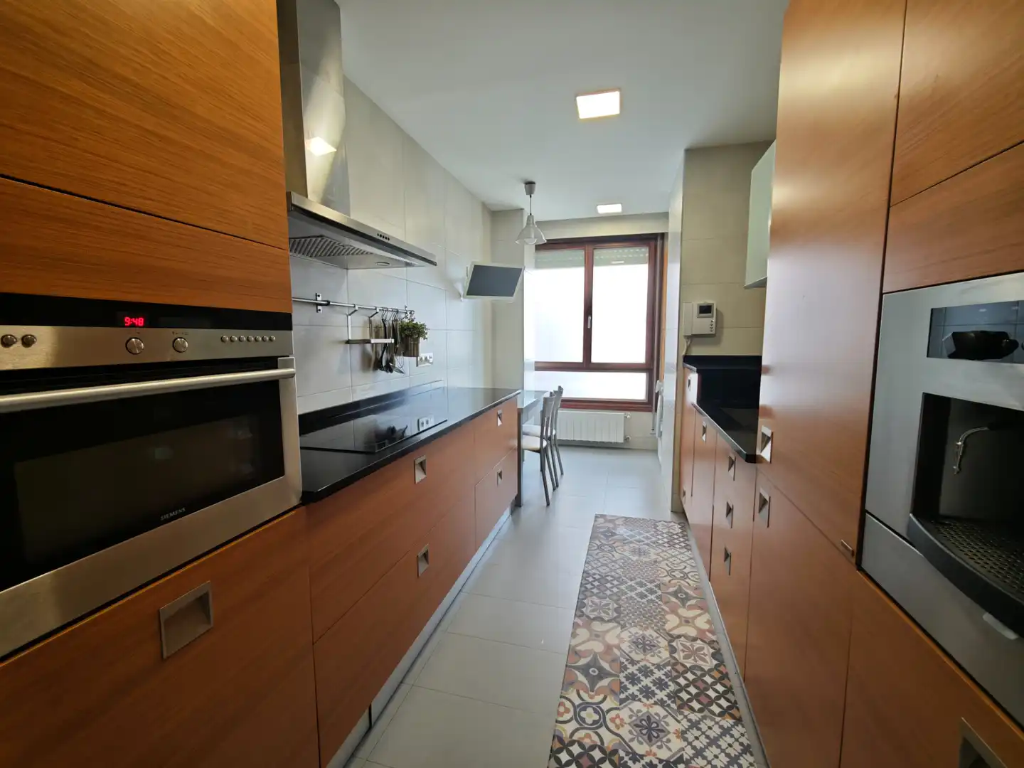 Cocina de Piso de alquiler en Bilbao  con Calefacción, Amueblado y Horno