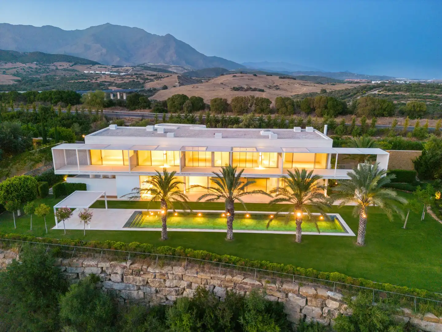 Xalet amb jardí en venda a Casares pueblo, imagen 2