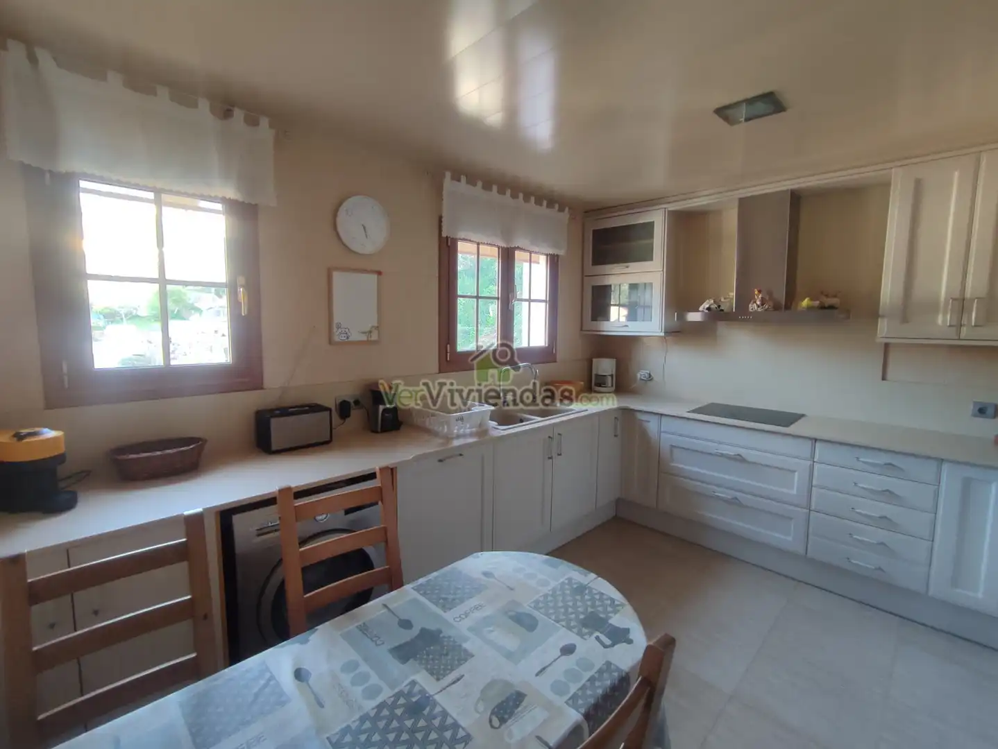 Cocina de Casa o chalet en venta en Vallirana con Aire acondicionado, Calefacción y Jardín privado