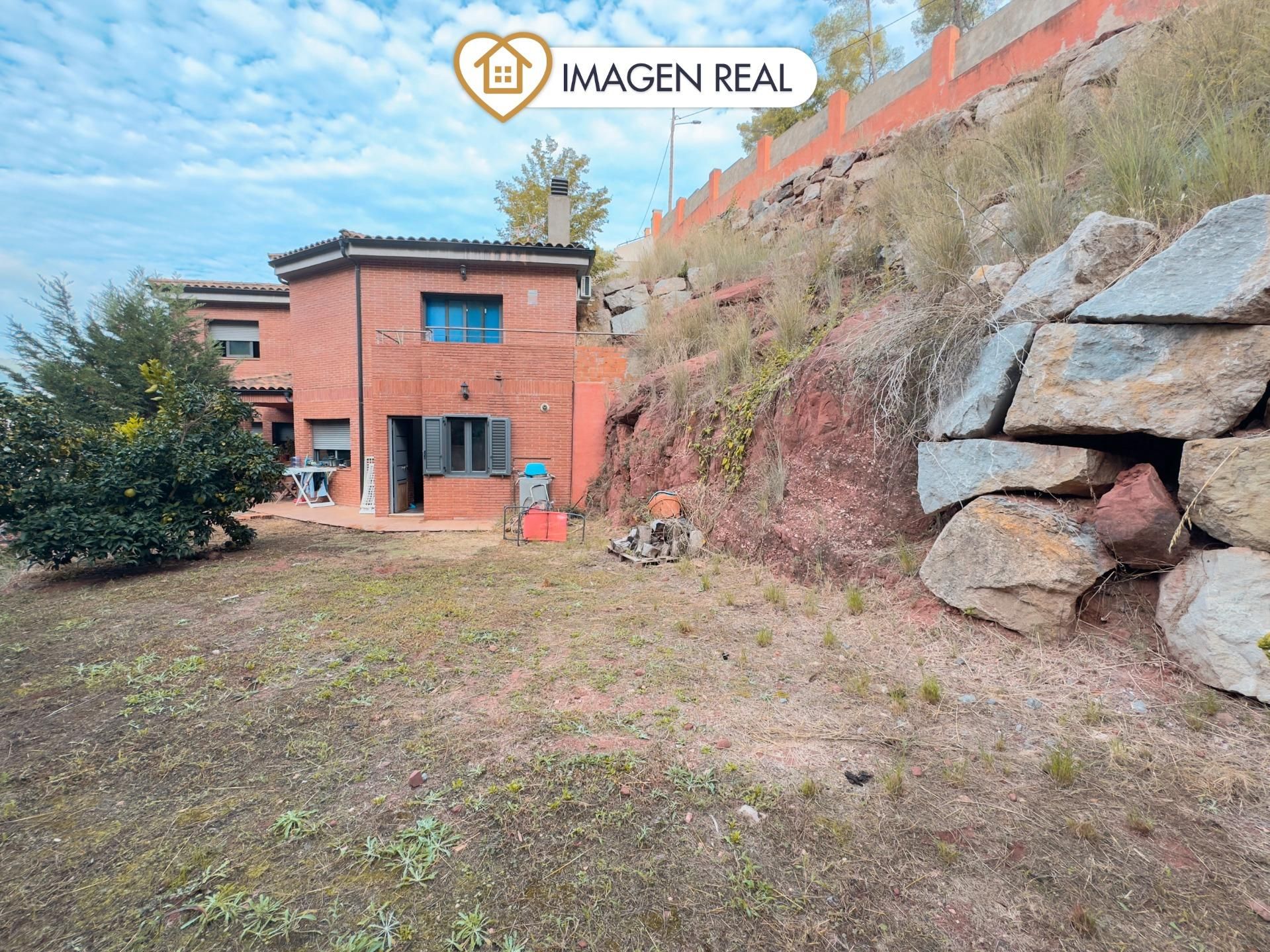 Garden of House or chalet for sale in Cervelló  with Air Conditioner, Heating and Private garden