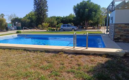 Piscina de Casa o xalet en venda en Carmona amb Aire condicionat i Piscina