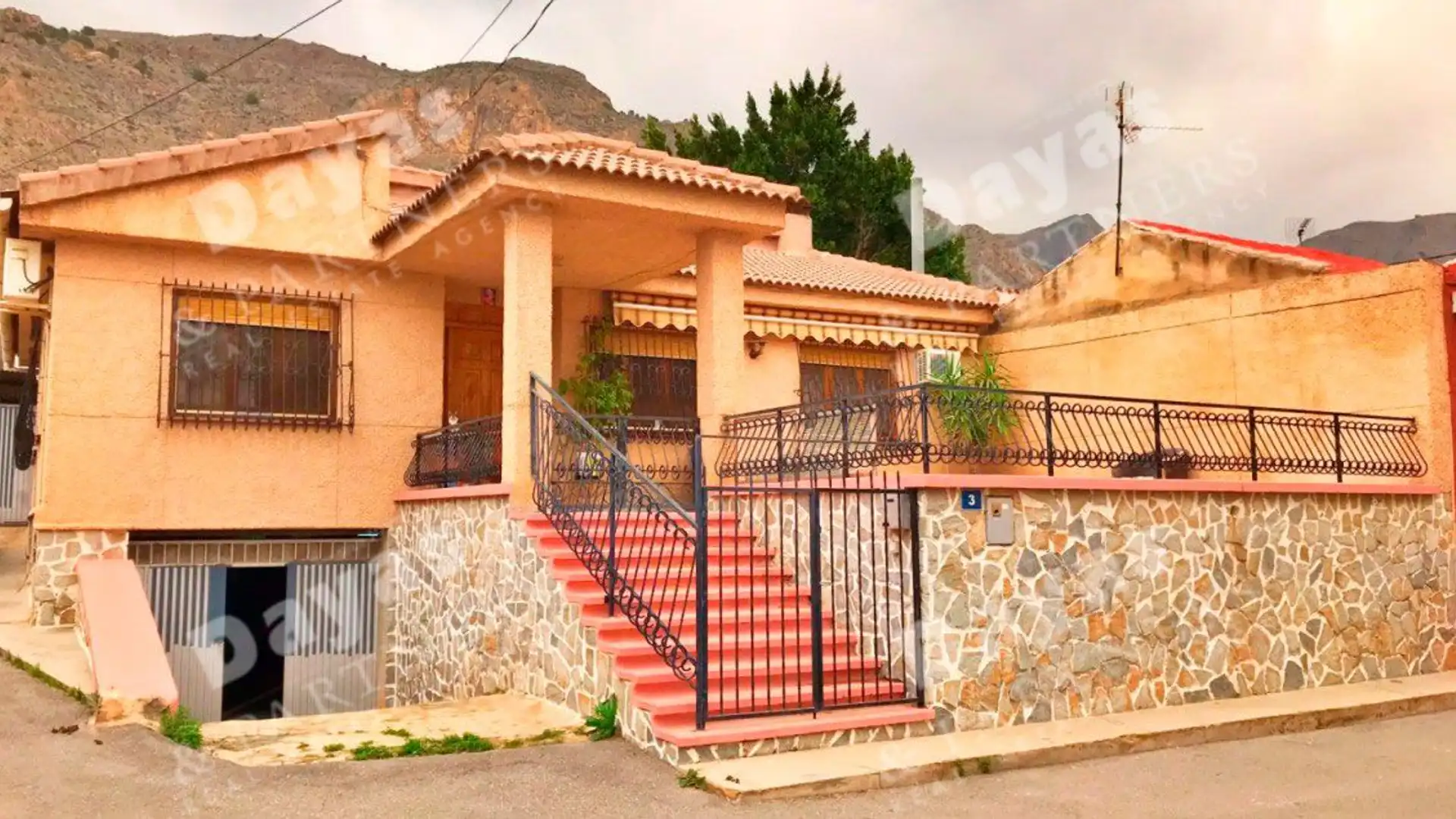 Vista exterior de Casa o chalet en venta en Orihuela con Aire acondicionado