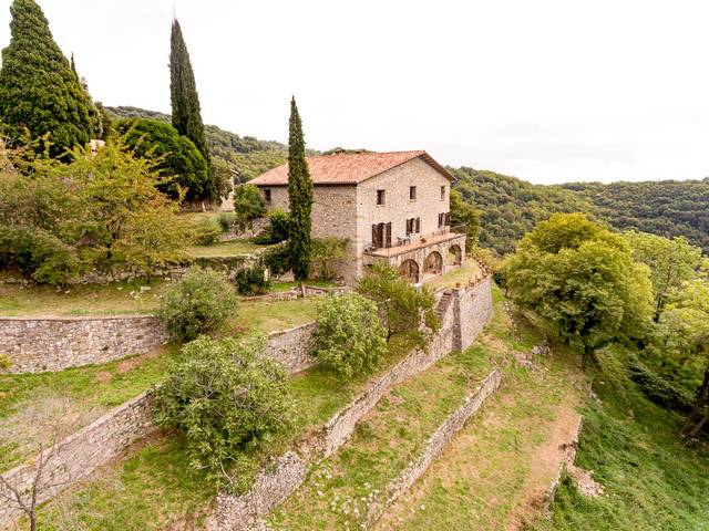 Finca rústica en Venta en Montagut i Oix