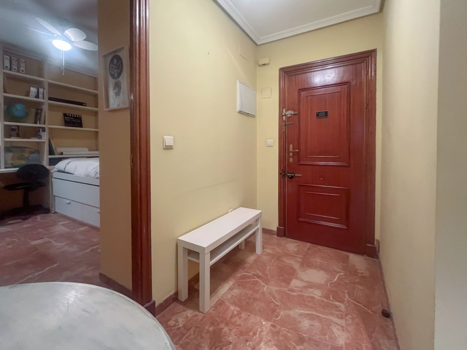 Flat to rent in  Sevilla Capital  with Air Conditioner, Heating and Terrace