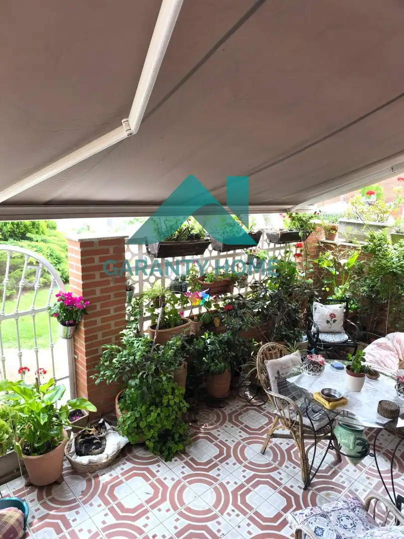 Terrassa de Casa adosada en venda en Cáceres amb Calefacció